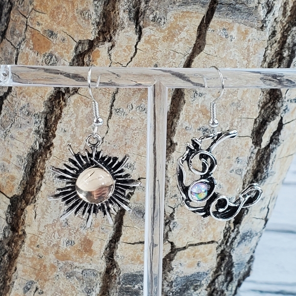 Boutique Jewelry - Sun and Moon Dangle Earrings